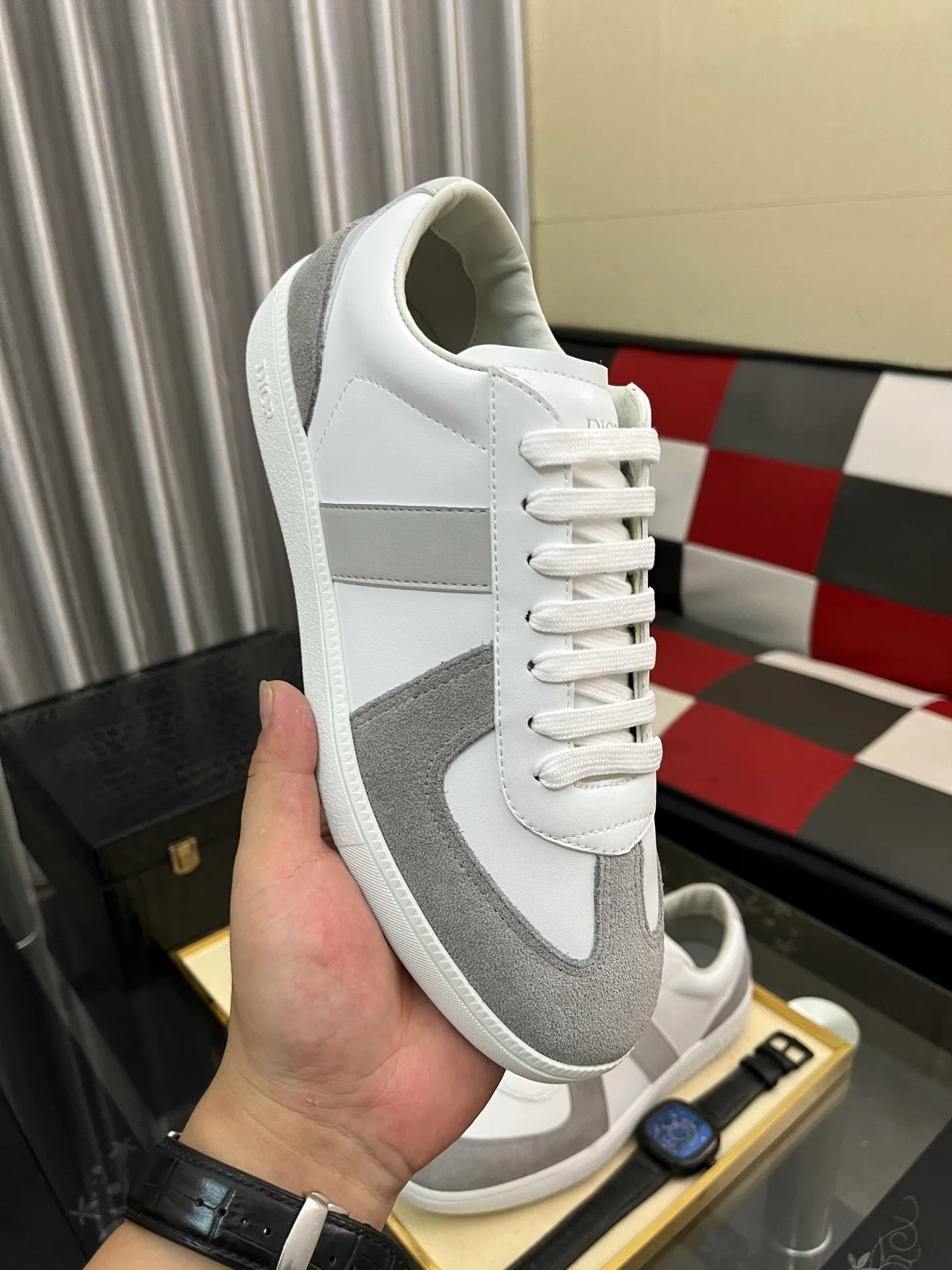 Men's shoes 💰380⌚️⌚️ 【Dior*DIAO】original quality.~ Unique modern style sneakers. 🏃A must-have casual shoe for trendy men😍😍 Original brand imported from Italy, imported original leather, sheep lining (refuses to discolor and grind feet) Sole: Original sole provided by the original factory, French lazy style design ⚠️Fit to the feet, original quality, super comfortable original sole. Code number: 38-448️⃣Colors available